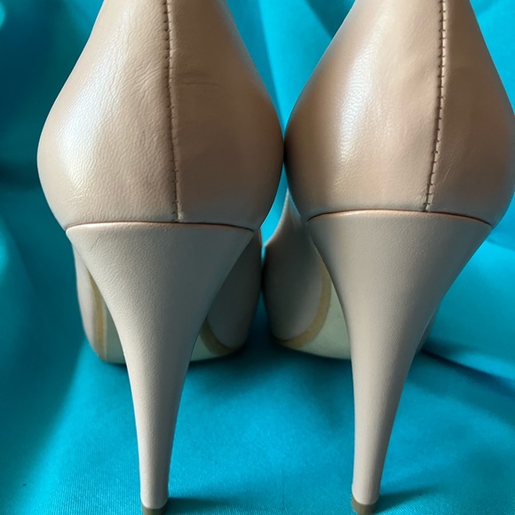 Woman’s leather high heels shoes size 7 - Picture 2 of 8